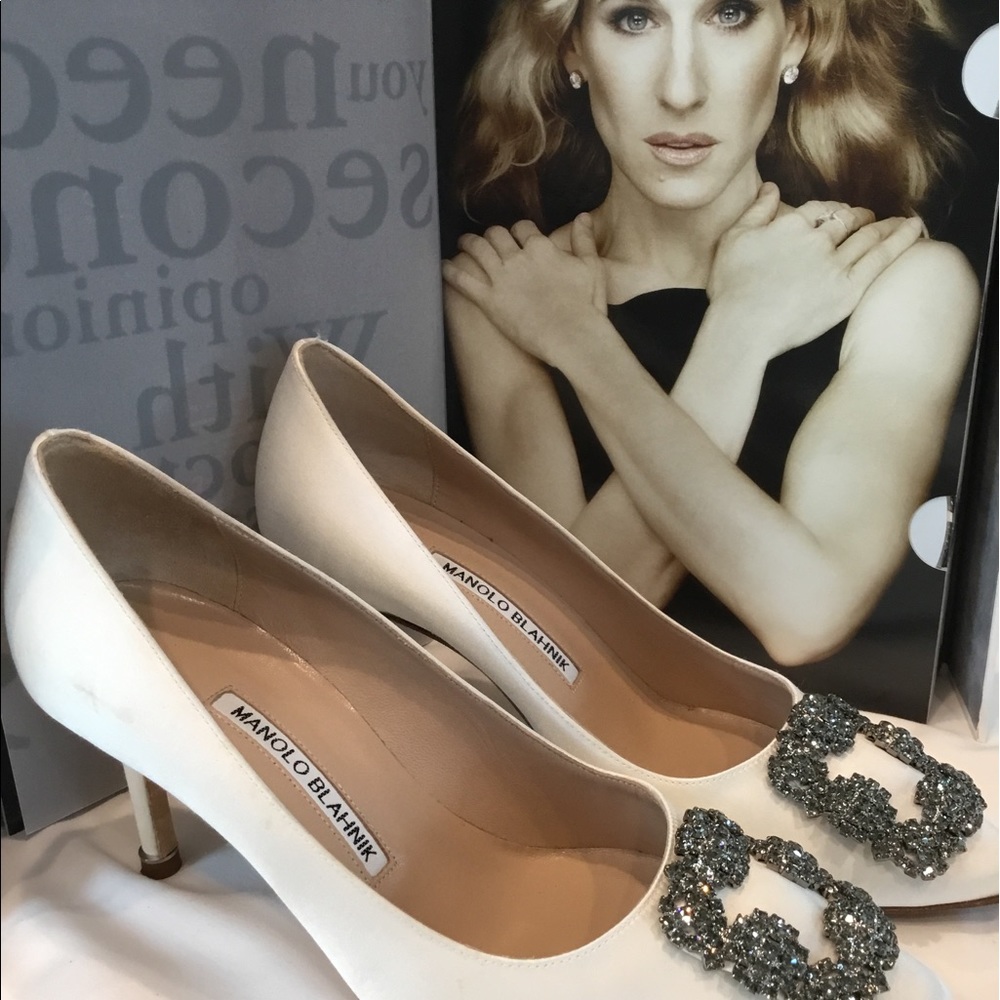 White Manolo Blahnik Hangisi 70 mm heel in excellent condition worn once.